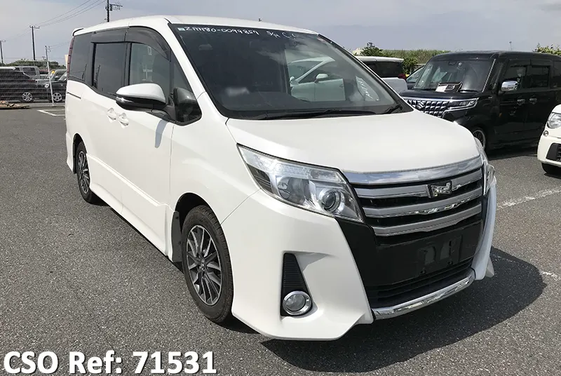 Toyota / Voxy 2015